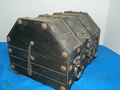 Reference chest diagonal front view